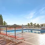 Bnb Homes Jardim Cozy Apartment With Pools Near The Old Town